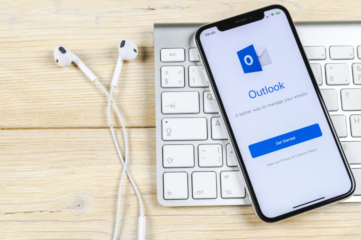 retirer une adresse mail des spam outlook